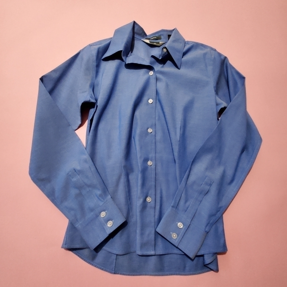 Eddie Bauer Blue Long Sleeve Button Up Top Wrinkel Resistant